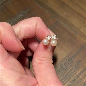 14K gold Diamond and pearl stud earrings